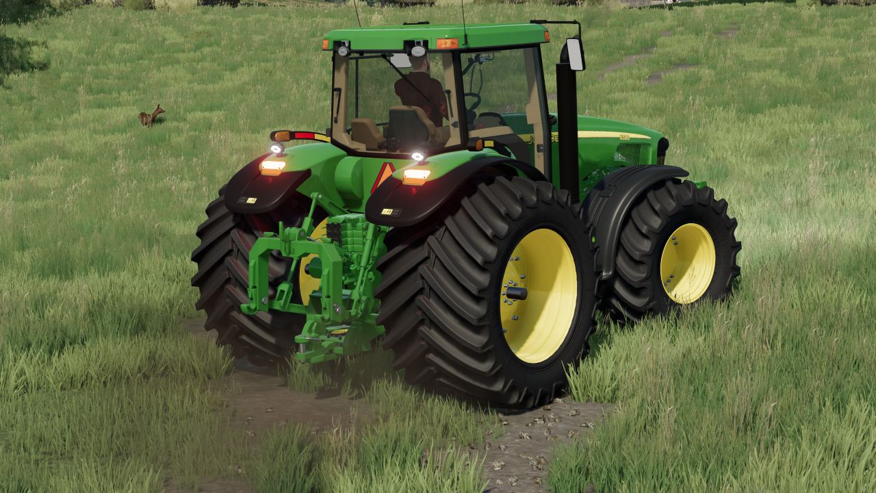 John Deere 8020