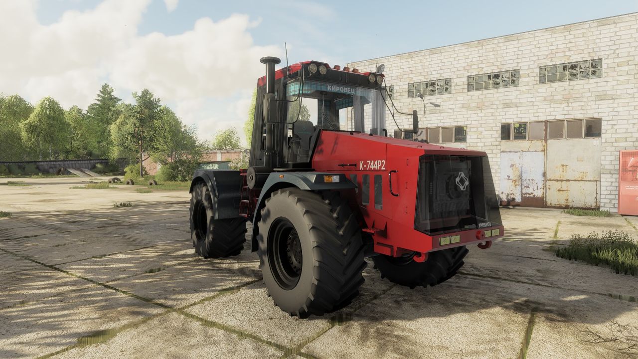 Kirovets K-744 R2