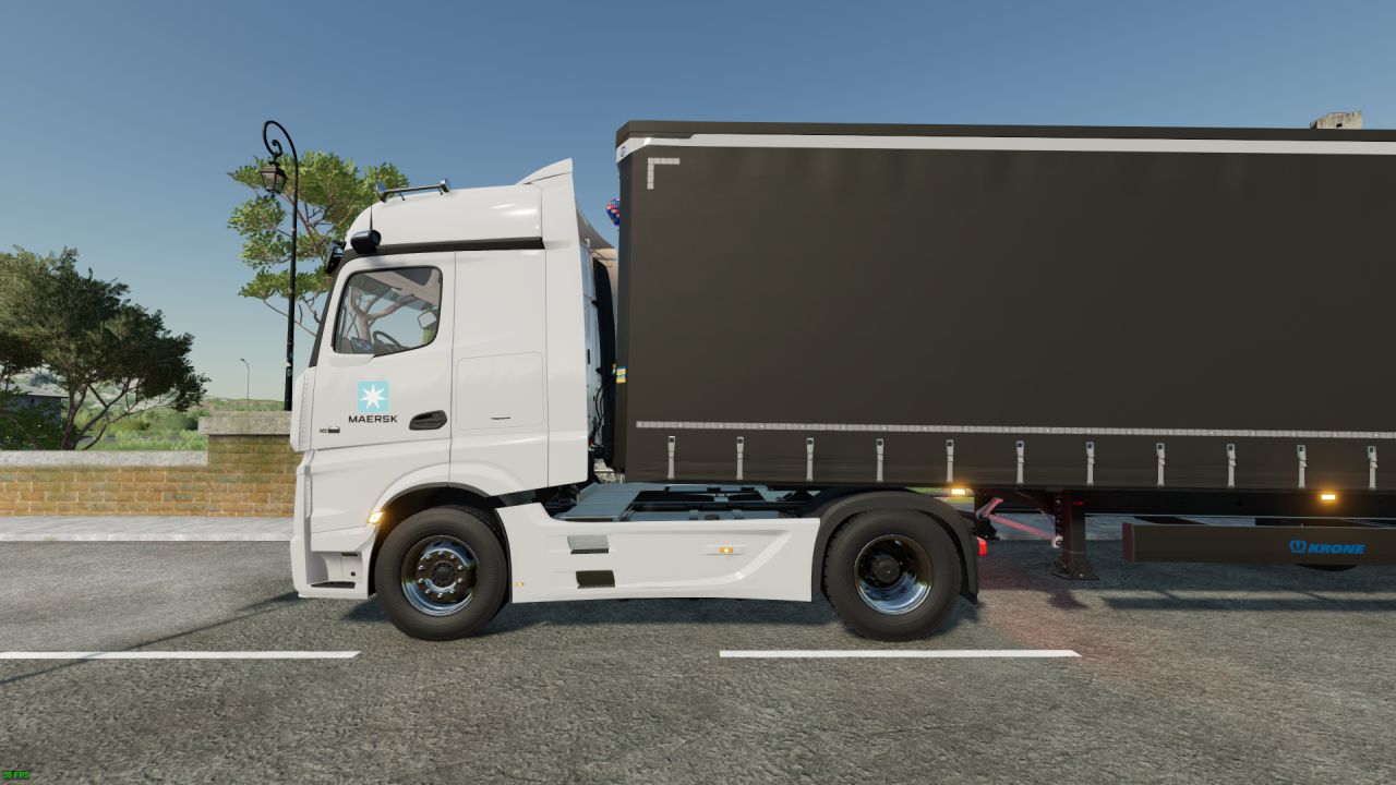 Mercedes Actros 2022 - Maersk Group.