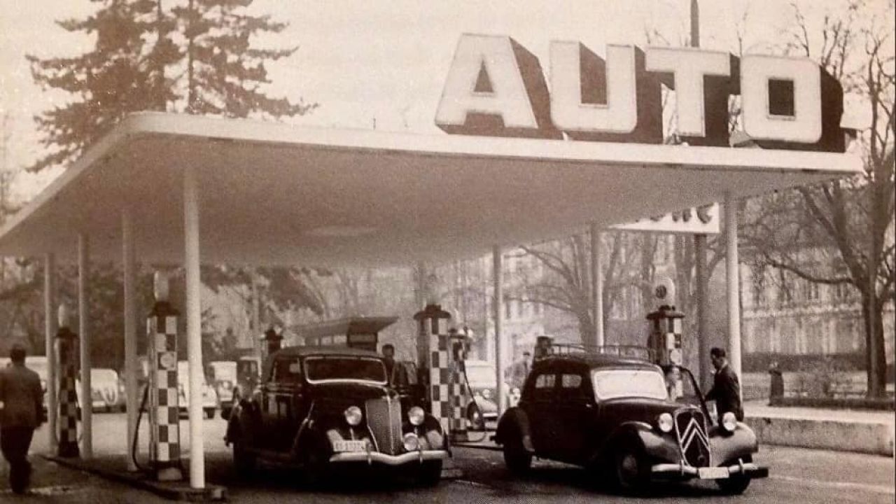 Stazione di servizio d'epoca