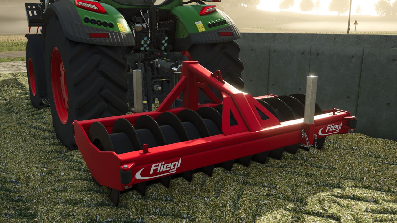 Fliegl Silage Roller