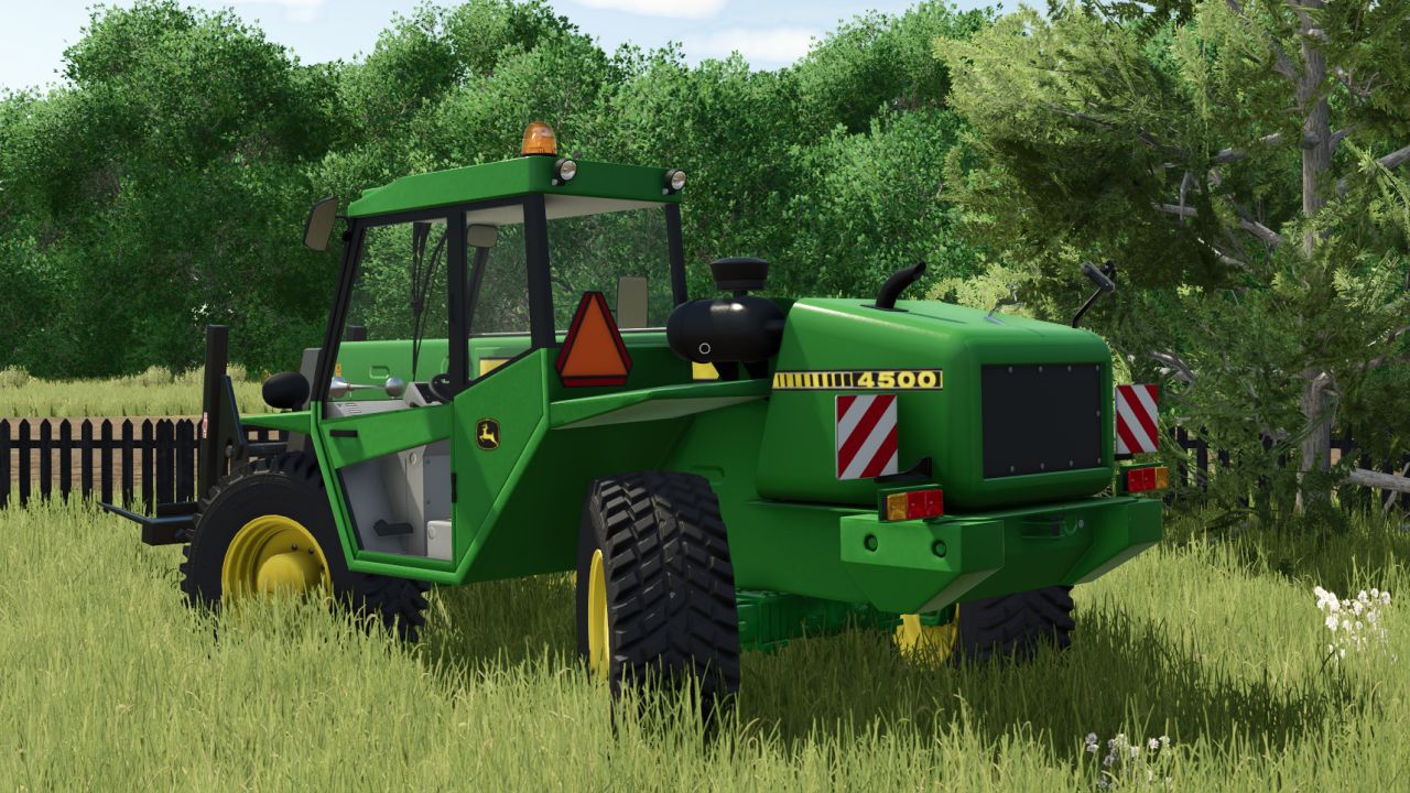 John Deere 4500