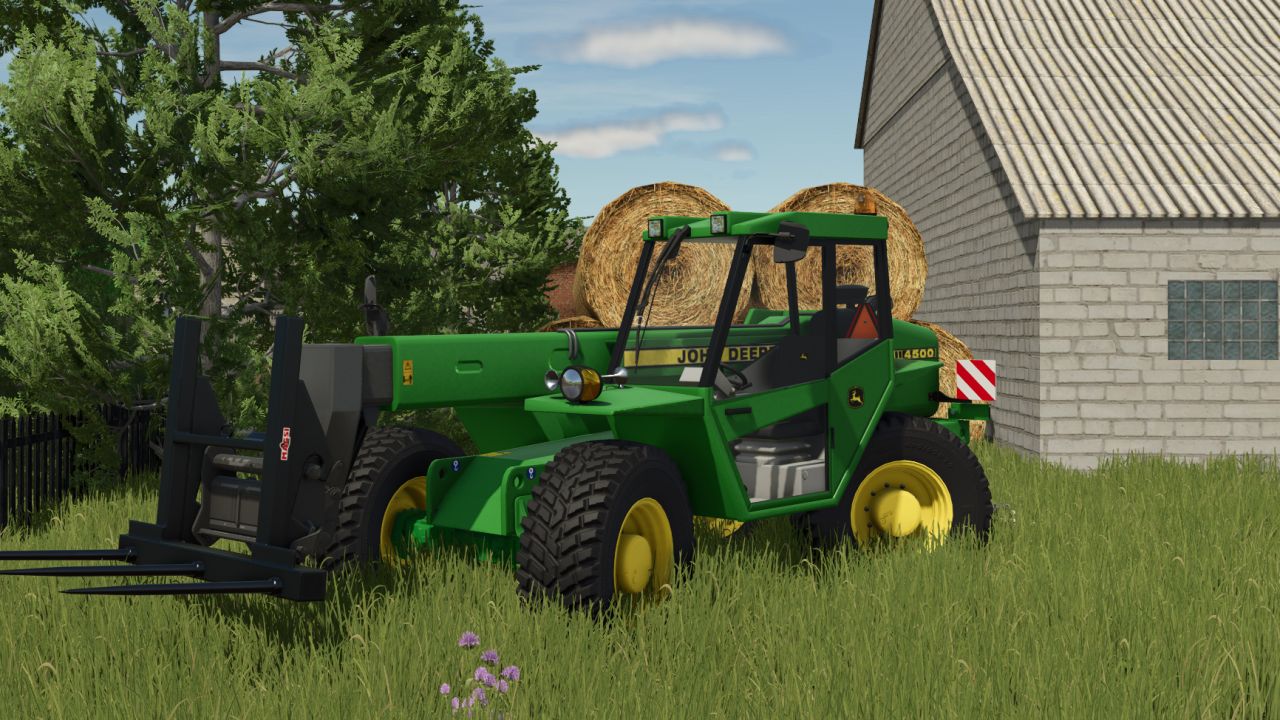 John Deere 4500