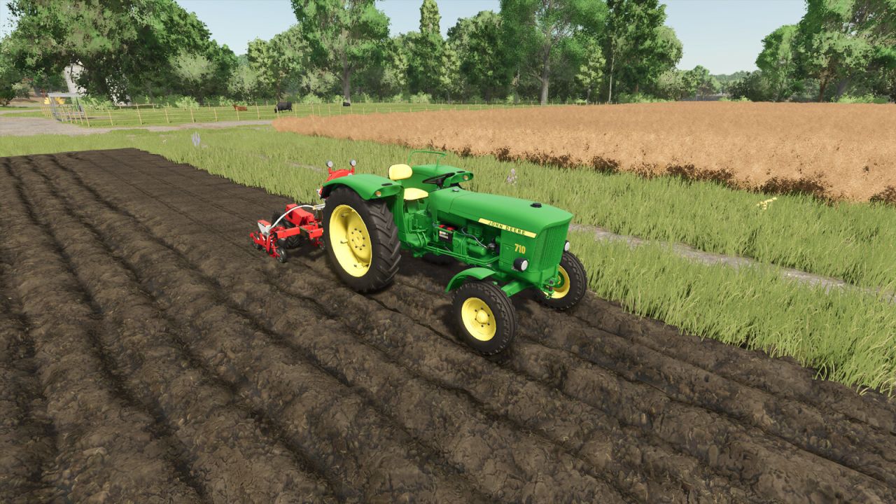 John Deere 710