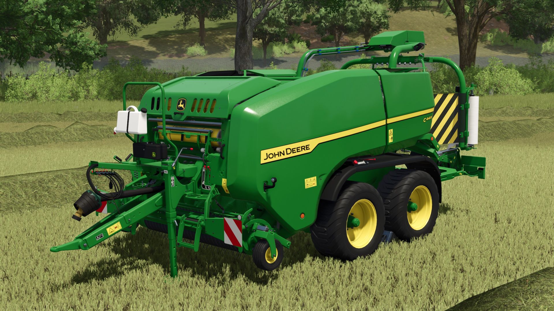 John Deere C441R (Vorpresskammer und Siliermittel)